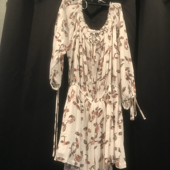 Conga Line Off the Shoulder Off-White Romper - Picture 4 of 6